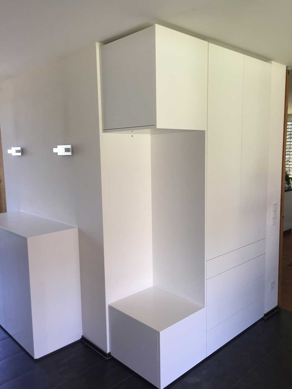 Garderobenmöbel von der David Walch Möbeltischlerei in Bludesch