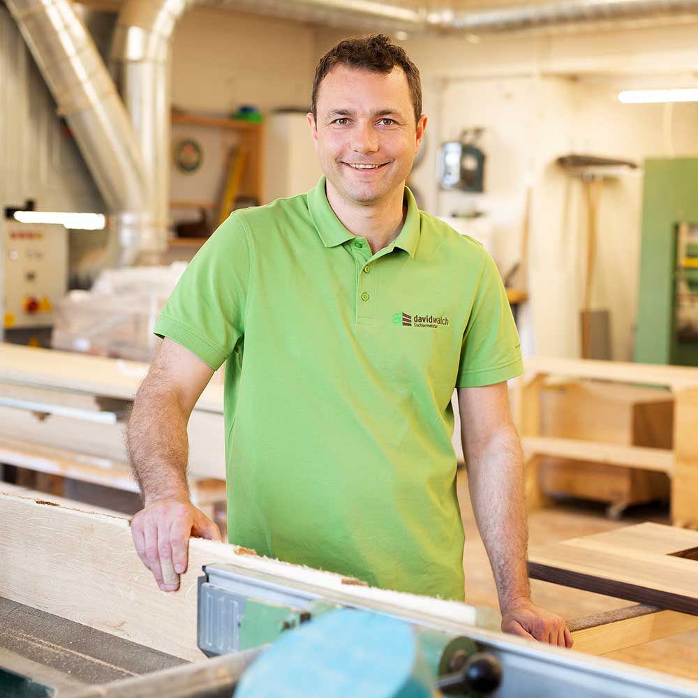 David Walch in seiner Möbeltischlerei in Bludesch